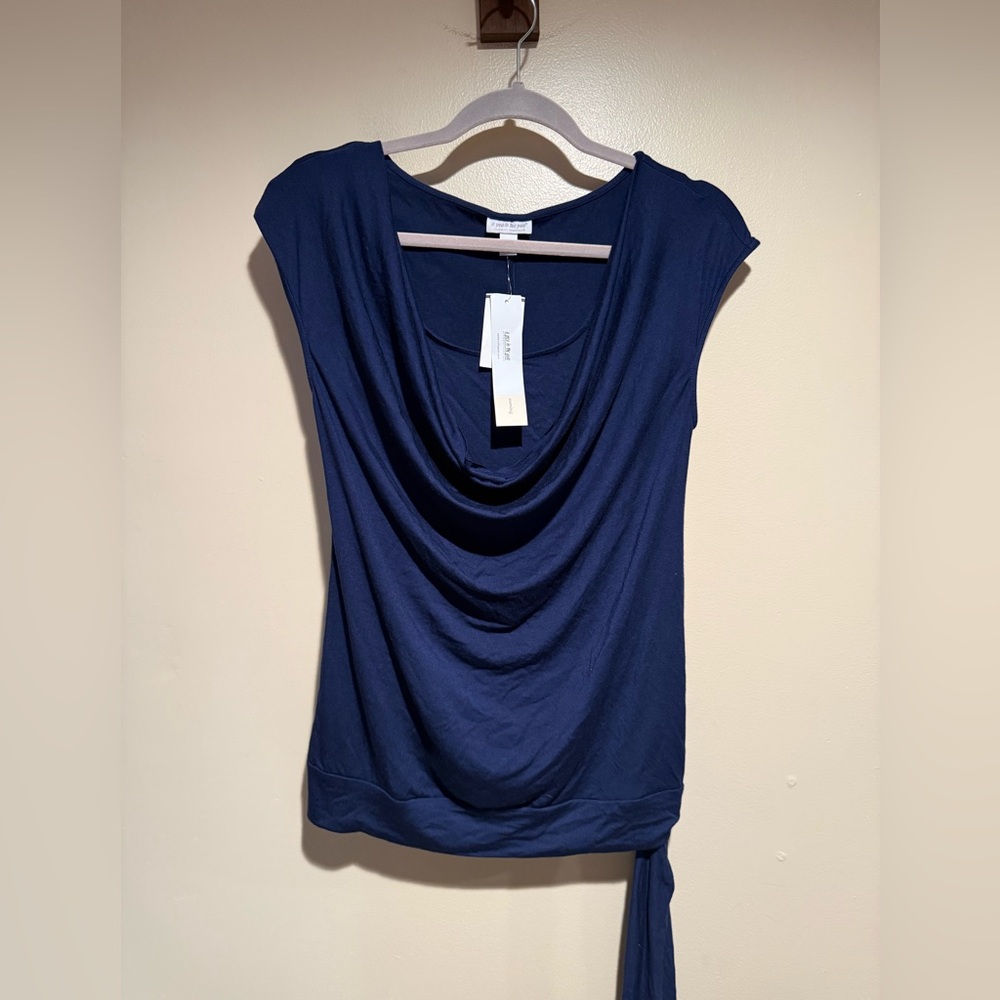NWT A Pea in the Pod Drape Nursing Top in Navy - Picture 2 of 7